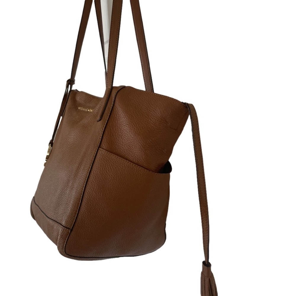 Michael Kors large Hobo leather Purse - Picture 3 of 8